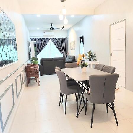 Private Pool Cassa Dinies, Wifi , Bbq,10 Pax Villa Rantau Panjang ภายนอก รูปภาพ