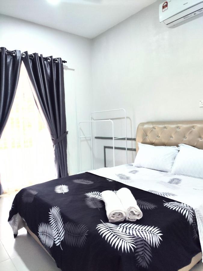 Private Pool Cassa Dinies, Wifi , Bbq,10 Pax Villa Rantau Panjang ภายนอก รูปภาพ