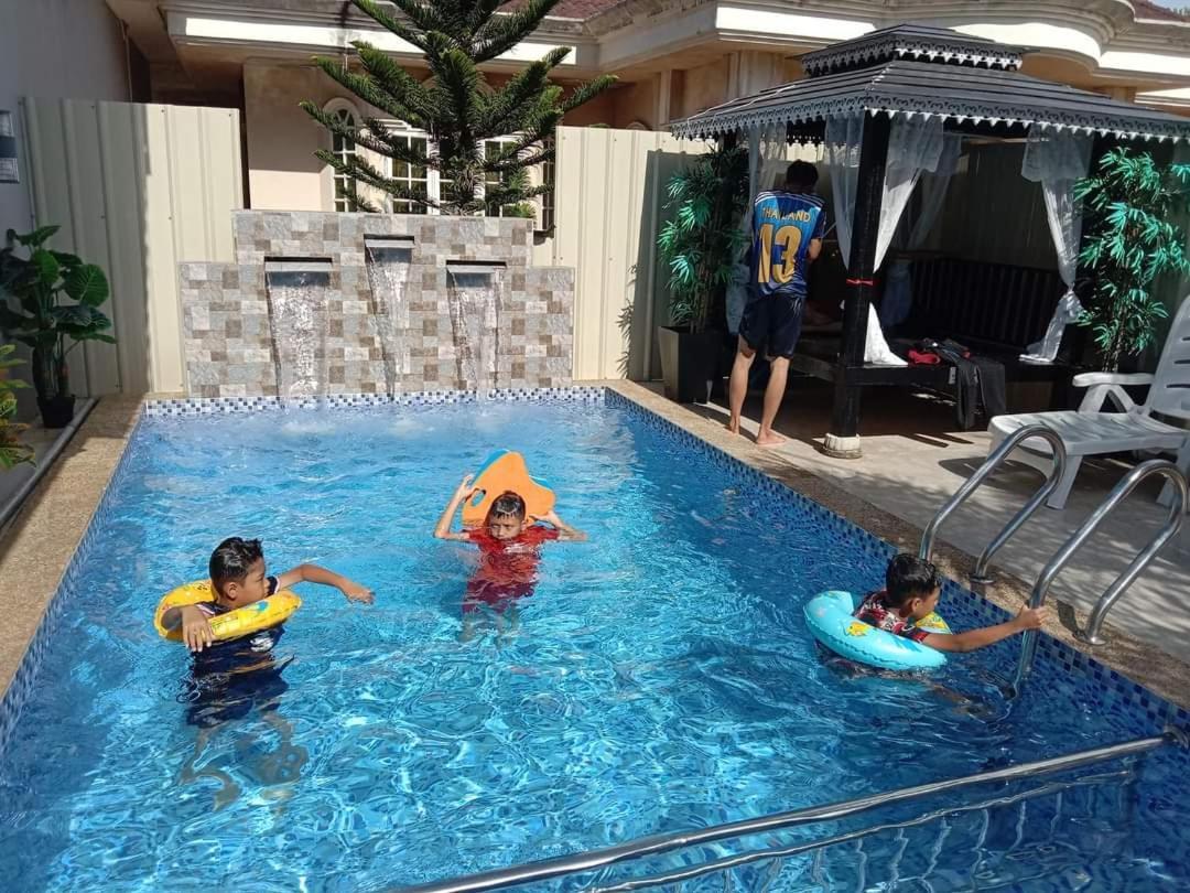 Private Pool Cassa Dinies, Wifi , Bbq,10 Pax Villa Rantau Panjang ภายนอก รูปภาพ